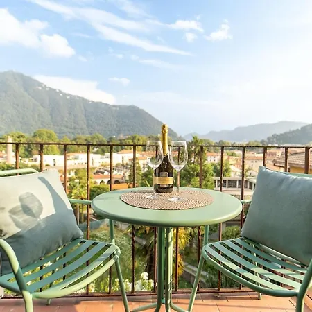 Apartment In The Center Of With Parking Cernobbio