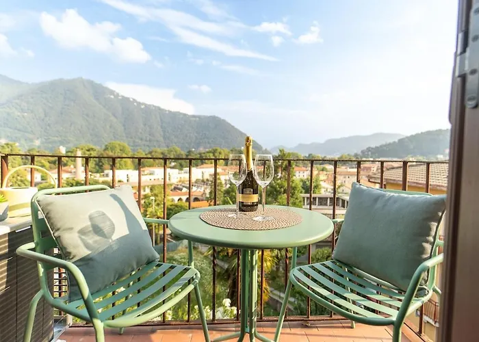 Apartment In The Center Of With Parking Cernobbio