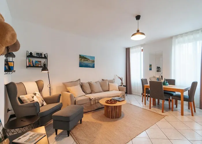 Apartment In The Center Of With Parking *